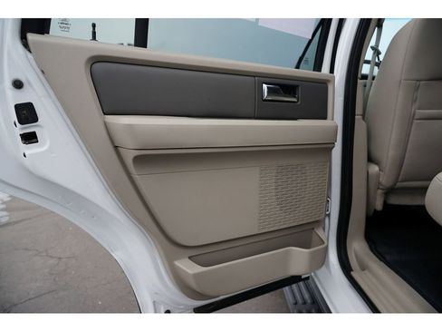 Used 2014 Ford Expedition XL image 19