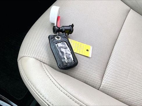 Used 2017 Hyundai Santa Fe Sport image 13