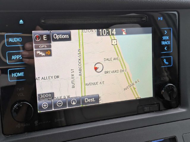 Used 2017 Toyota Sienna XLE Premium FWD image 24