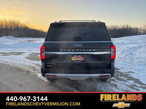 Used 2022 Ford Expedition Limited image 9