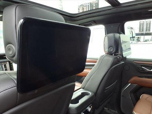 Used 2023 GMC Yukon XL Denali Ultimate image 14