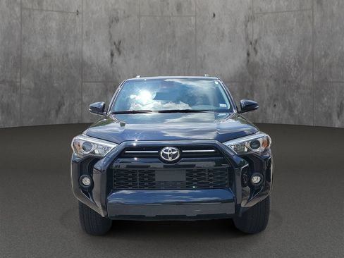 Used 2023 Toyota 4Runner SR5 Premium w/ Moonroof Package RWD image 2