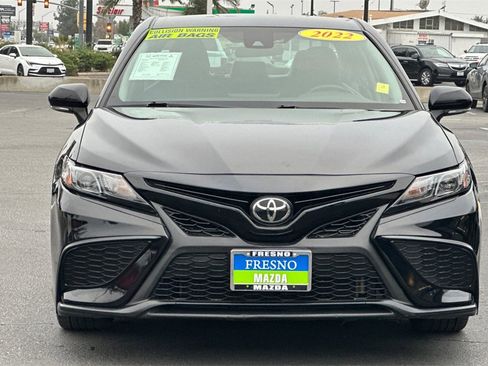 Used 2022 Toyota Camry SE image 11