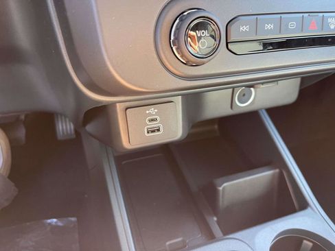 New 2025 Ford Maverick XL w/ Equipment Group 101A image 29