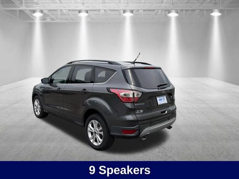 Used 2017 Ford Escape SE w/ Equipment Group 201A FWD image 4