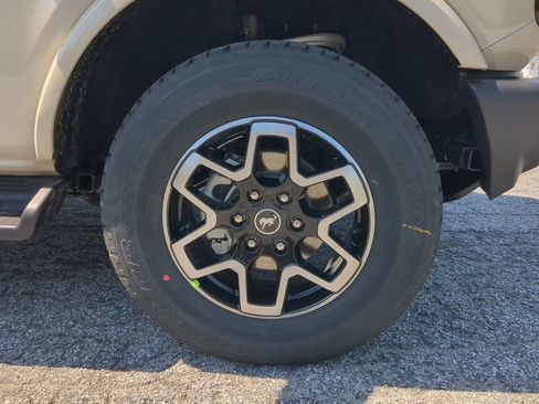 New 2026 Ford Bronco Outer Banks AWD/4WD image 9