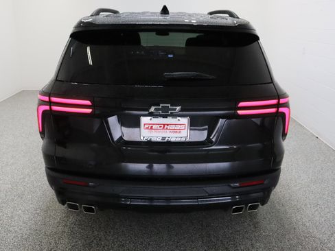 Used 2025 Chevrolet Traverse LT w/ Midnight/Sport Edition image 8