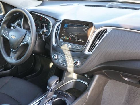 Used 2025 Chevrolet Malibu LT FWD image 28