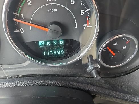 Used 2013 Jeep Wrangler Unlimited Rubicon w/ Connectivity Group image 18