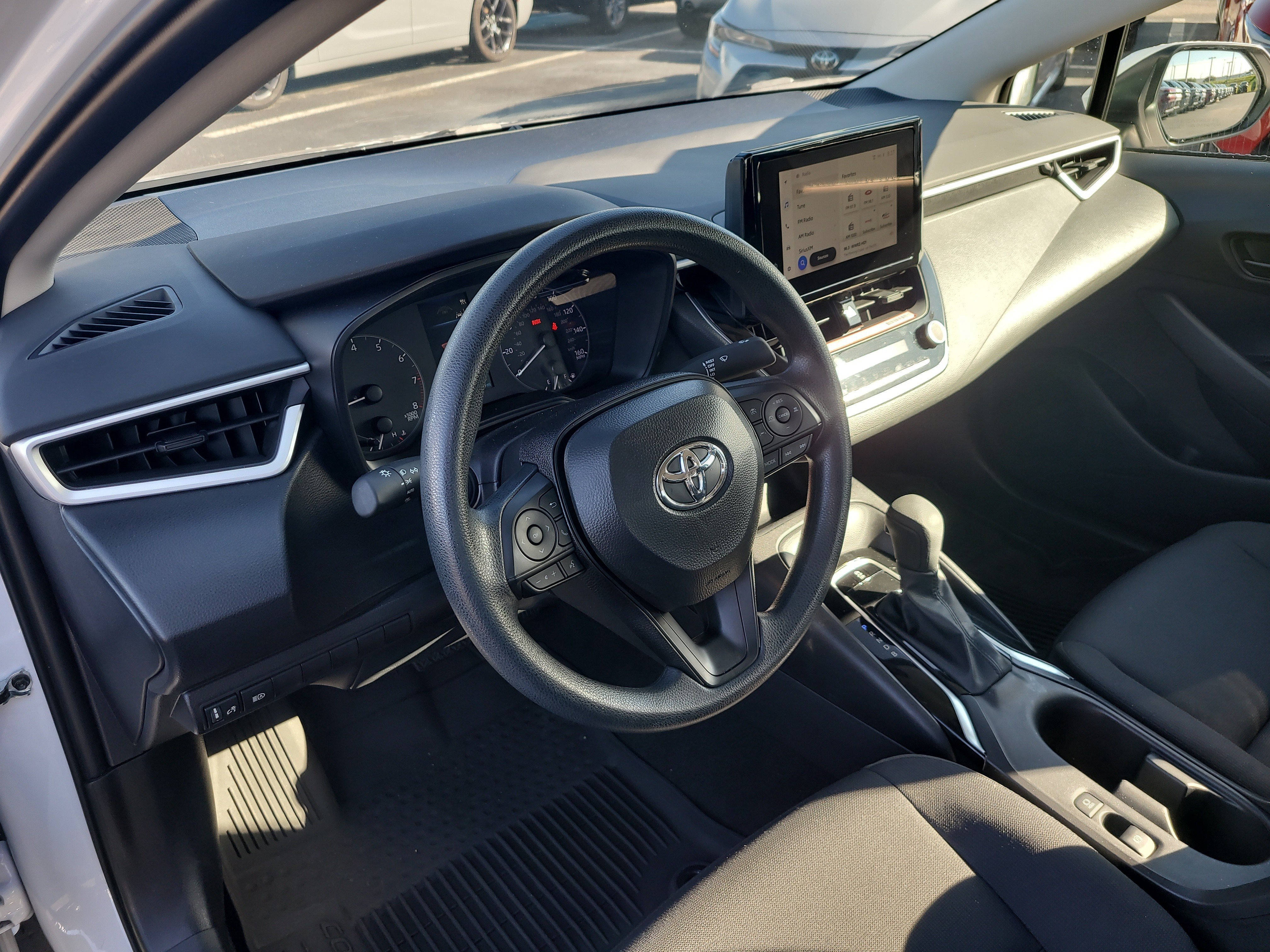 Used 2025 Toyota Corolla LE FWD image 19