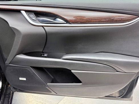 Used 2013 Cadillac XTS Luxury image 16