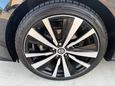 Used 2020 Nissan Altima 2.5 SR FWD image 2