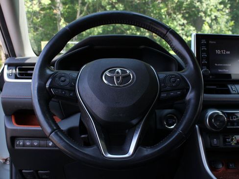 Used 2019 Toyota RAV4 Adventure w/ Cold Weather Package AWD/4WD image 10