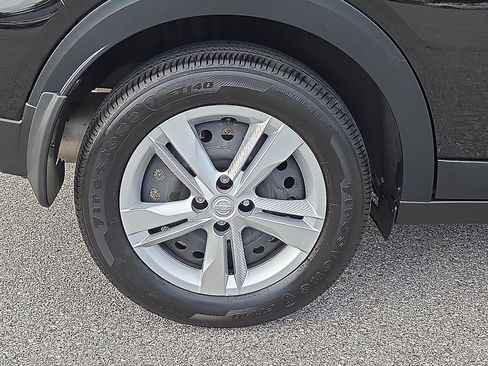 Used 2025 Nissan Kicks Play S FWD image 11
