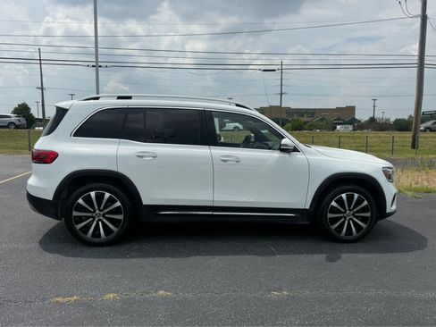 Used 2023 Mercedes-Benz GLB 250 4MATIC image 8