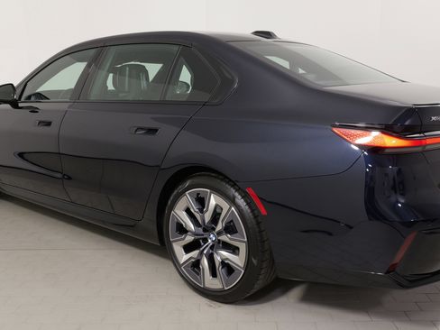 Used 2024 BMW 740i xDrive image 16