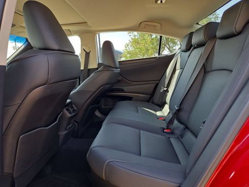 Certified 2025 Lexus ES 300h w/ Premium Package FWD image 13