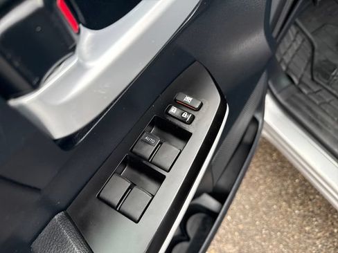 Used 2018 Toyota Tundra SR5 AWD/4WD image 13