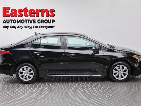 Used 2024 Toyota Corolla LE FWD image 4