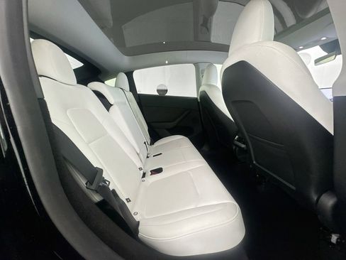 Used 2024 Tesla Model Y Long Range image 25