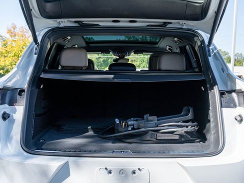 Certified 2025 Porsche Cayenne E-Hybrid w/ Premium Package Plus image 14