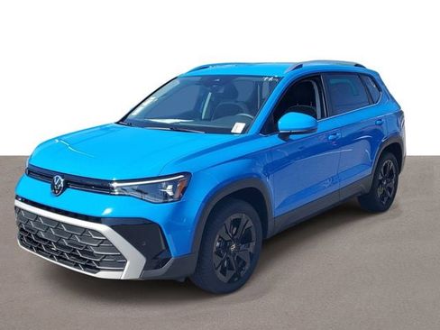 New 2026 Volkswagen Taos SE FWD image 2