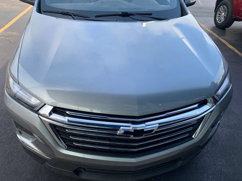 Used 2023 Chevrolet Traverse LT AWD/4WD image 3
