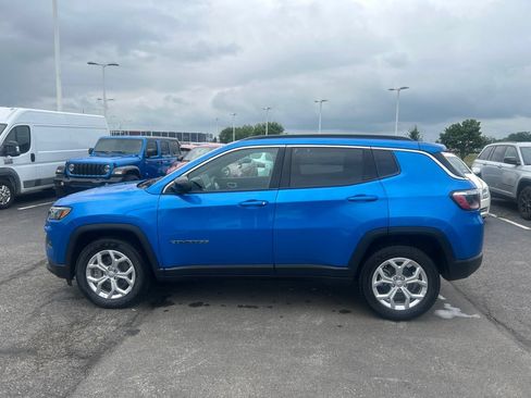 Used 2024 Jeep Compass Latitude AWD/4WD image 6