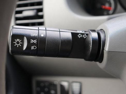 Used 2009 Nissan Frontier SE w/ SE Value Truck Pkg RWD image 19