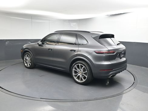 Certified 2019 Porsche Cayenne image 3