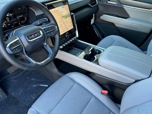 New 2025 GMC Acadia Elevation image 8