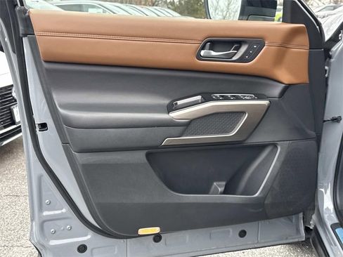 Certified 2022 Nissan Pathfinder Platinum w/ Cargo Package image 16