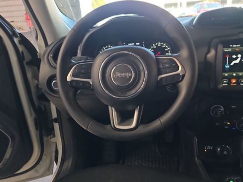 Used 2023 Jeep Renegade Latitude AWD/4WD image 16