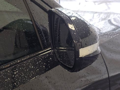 Used 2022 Rivian R1T Adventure image 28