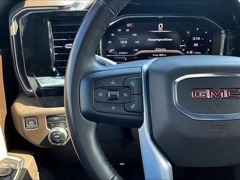 Used 2025 GMC Sierra 1500 SLT AWD/4WD image 12
