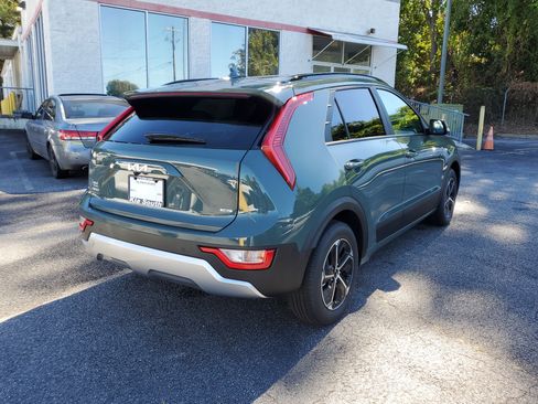 New 2025 Kia Niro EX image 6