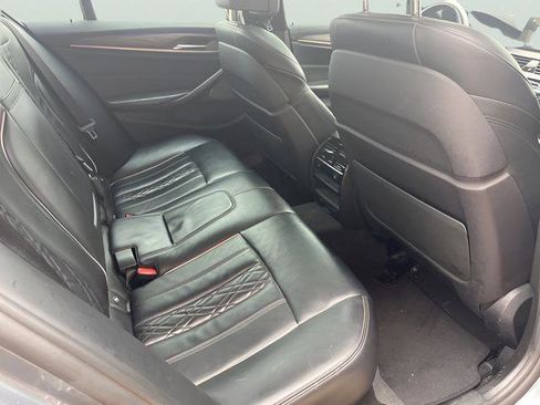 Used 2018 BMW M550i xDrive image 15