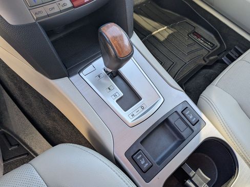 Used 2013 Subaru Outback 2.5i Limited AWD/4WD image 26