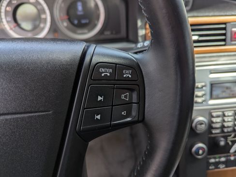 Used 2010 Volvo XC70 3.2 image 17