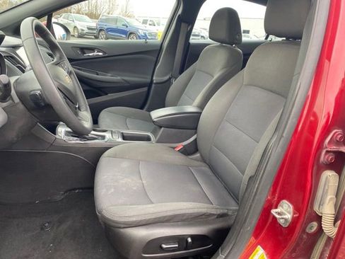 Used 2018 Chevrolet Cruze LT w/ Convenience Package image 15