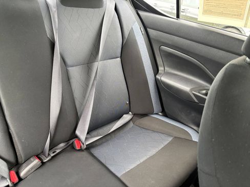 Used 2025 Nissan Versa SV FWD image 37