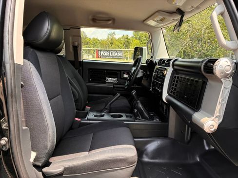 Used 2007 Toyota FJ Cruiser 4WD image 26
