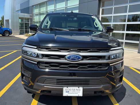 Used 2023 Ford Expedition XLT AWD/4WD image 4
