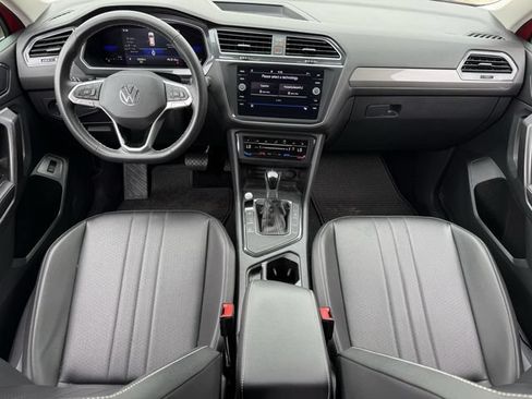 Used 2022 Volkswagen Tiguan SE FWD image 10