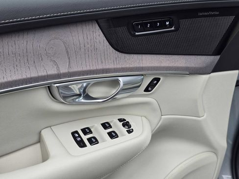 New 2026 Volvo XC90 B6 Ultra w/ Protection Package image 24