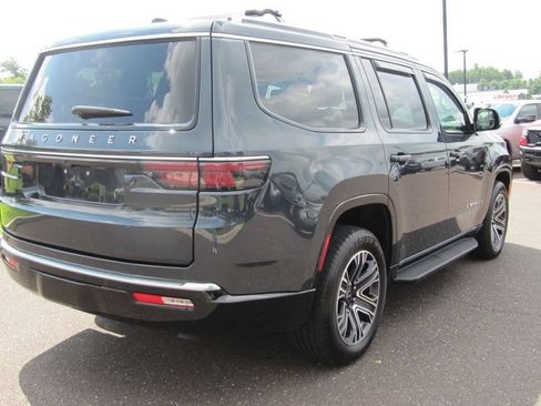 Certified 2025 Jeep Wagoneer 4WD w/ Premium Group I image 3