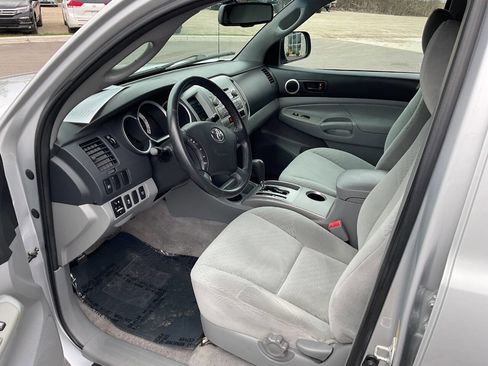 Used 2011 Toyota Tacoma 4x4 Double Cab w/ SR5 Pkg #2 image 14