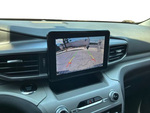 Used 2023 Ford Explorer XLT w/ Equipment Group 202A AWD/4WD image 13