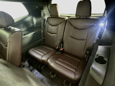 Used 2022 Cadillac XT6 Premium Luxury FWD image 30