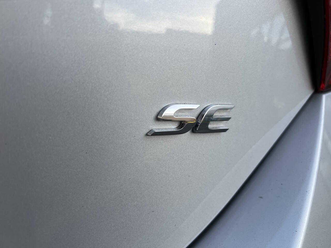 Used 2017 Toyota Corolla SE FWD image 5